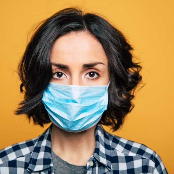 Woman wearing facemask